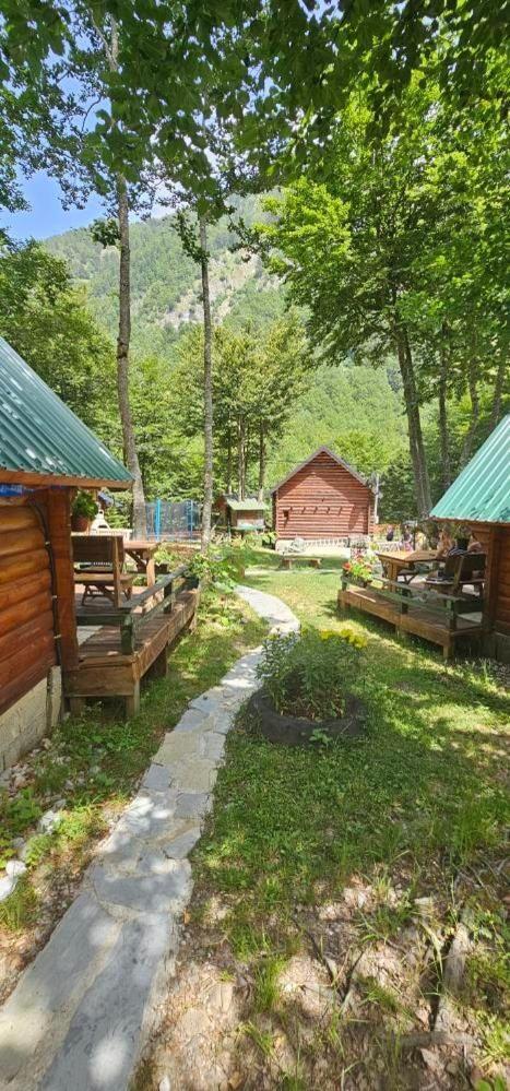 Bungalows Prokletije Gusinje Exteriér fotografie