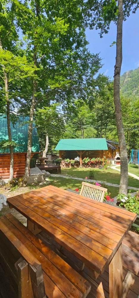 Bungalows Prokletije Gusinje Exteriér fotografie
